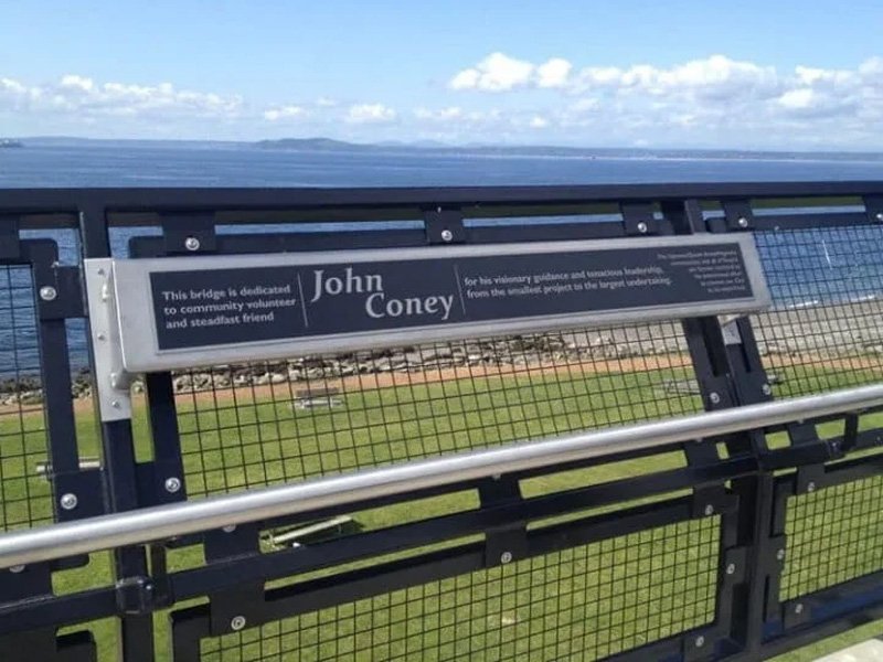 plaques and placards1